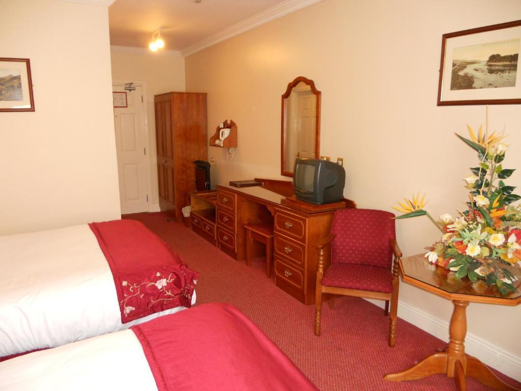 Rhu Glenn Hotel Waterford Room photo